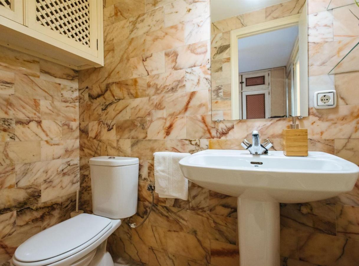 Pajaritos Suite Apartment - Private Parking Included Seville Exterior photo
